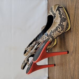 Size 8 Rock & Republic High Platform Heels Medium Reptile